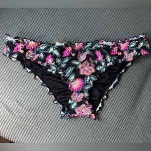Shade and Short Rouched Bikini Bottoms Size L
